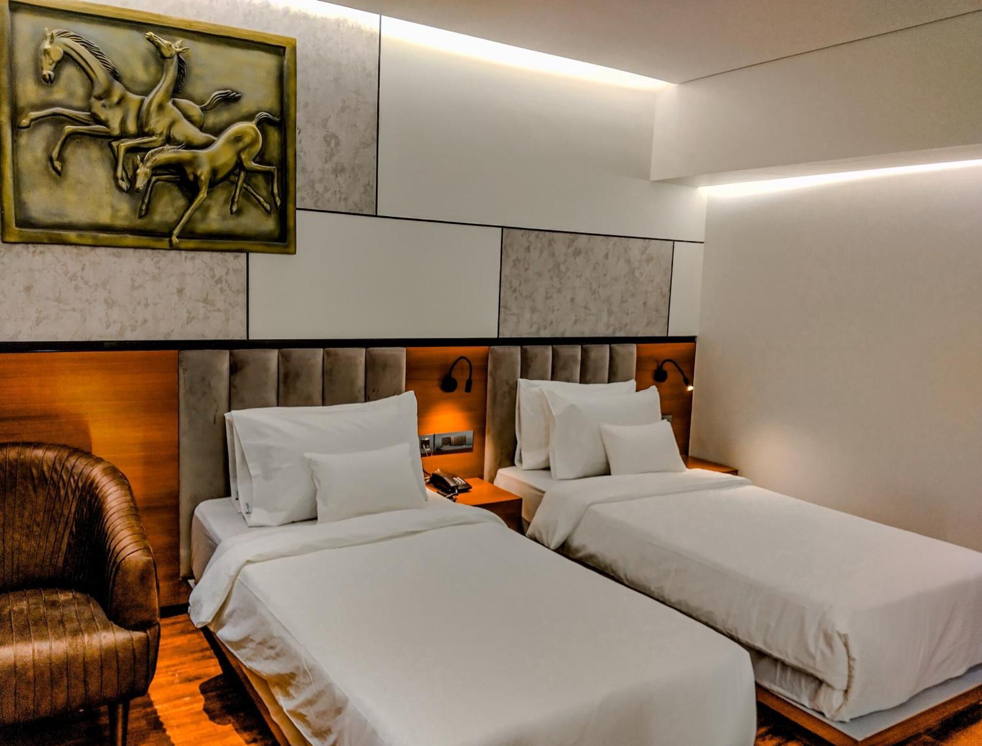 Hotel Noah Spire Agartala Exterior foto
